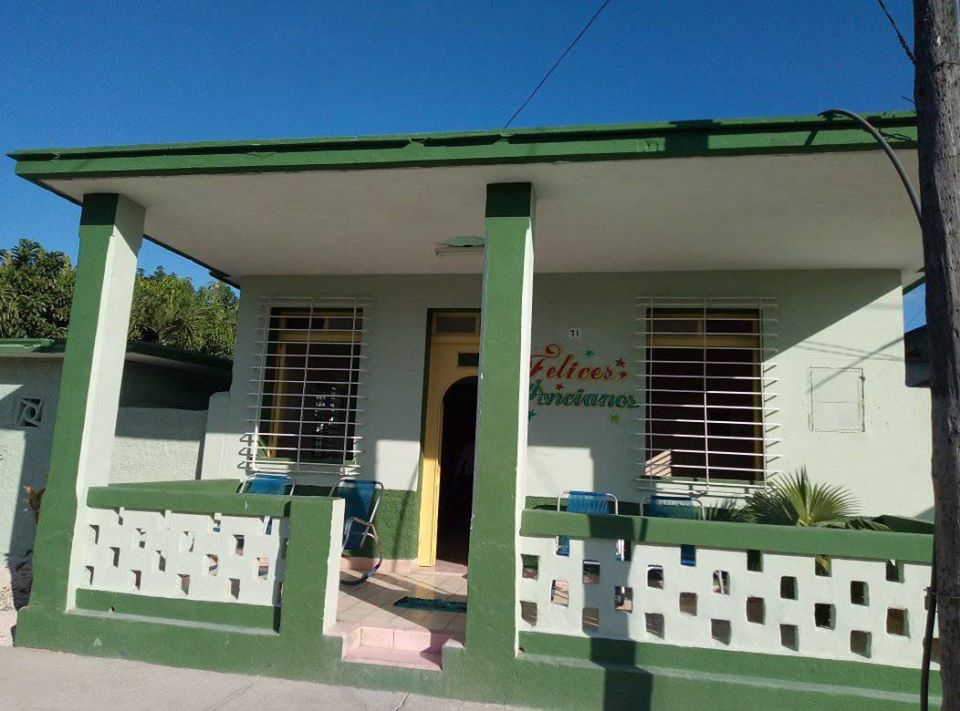 Reabre sus puertas Casa de Abuelos de Guayos