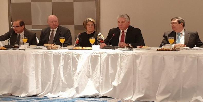 Presidente de Cuba dialoga con empresarios argentinos en Buenos Aires