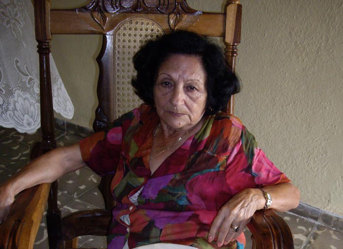 Evidia, la pequeña gigante de la enfermería en Cuba