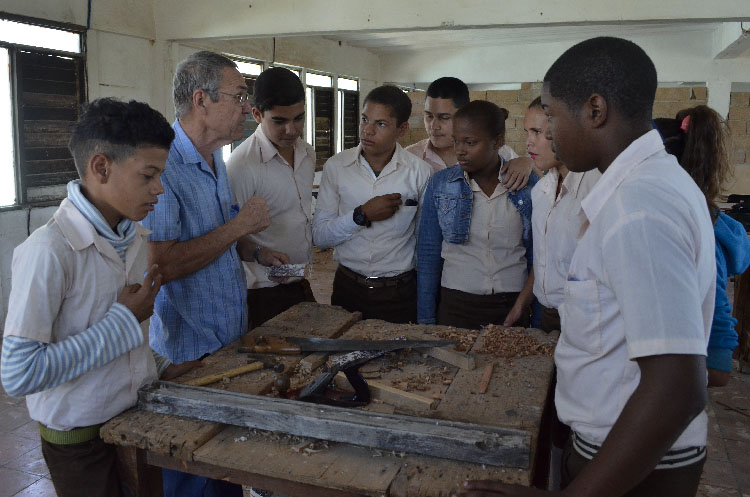 Se gradúan en Cabaiguán sesenta nuevos profesionales de la enseñanza técnico- profesional