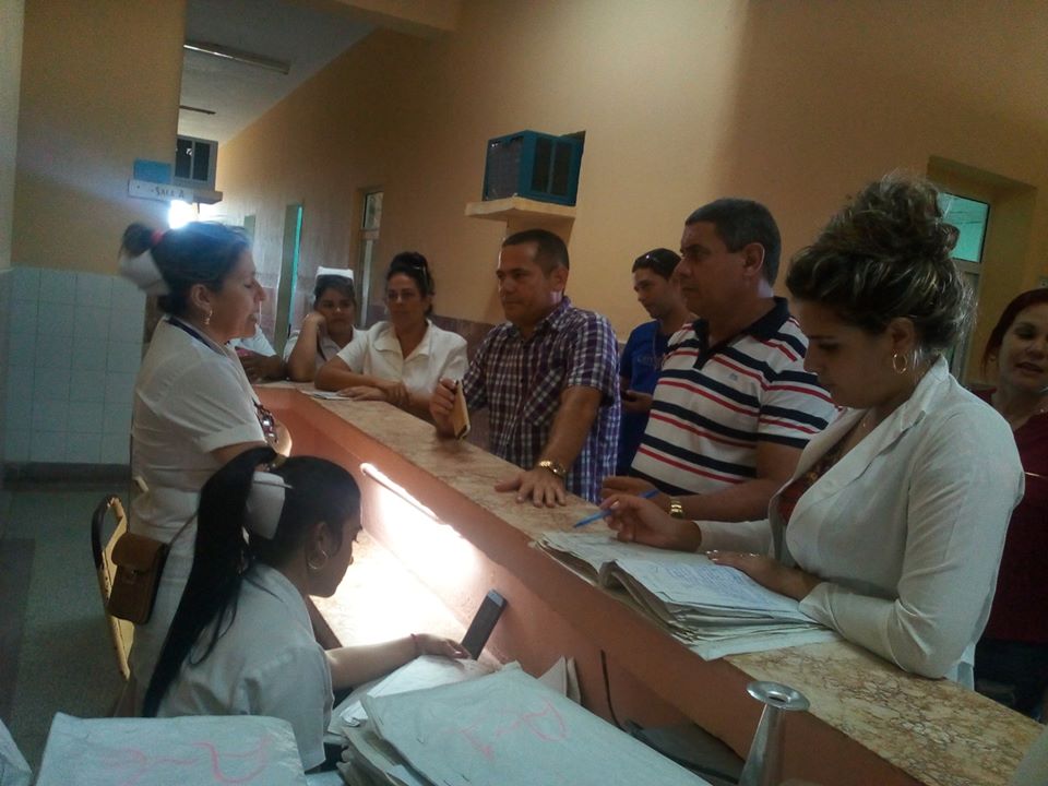 Autoridades de Cabaiguán departen con centros de salud y educación del municipio