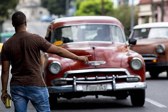Aprueban precios máximos para transportistas privados en La Habana
