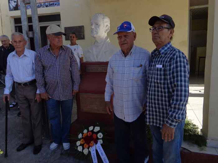 Conmemoran en Cabaiguán aniversario 98 del natalicio de Carlos Pérez Hernández