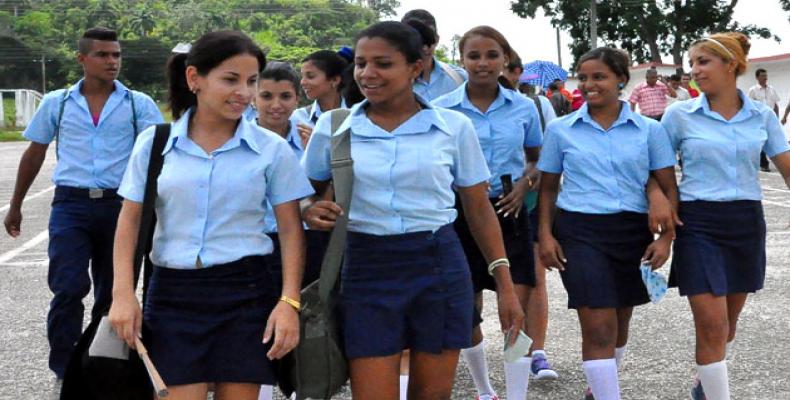 Todos los alumnos cubanos que terminen la segunda enseñanza podrán estudiar en las universidades
