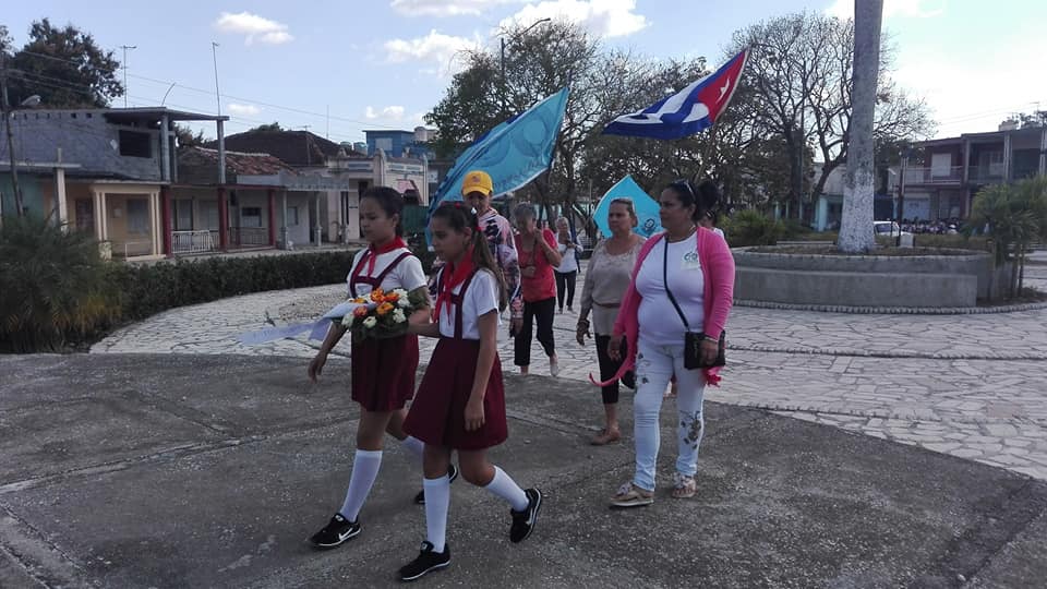 Prosigue en Cabaiguán recorrido de la bandera aniversario 60 de la FMC