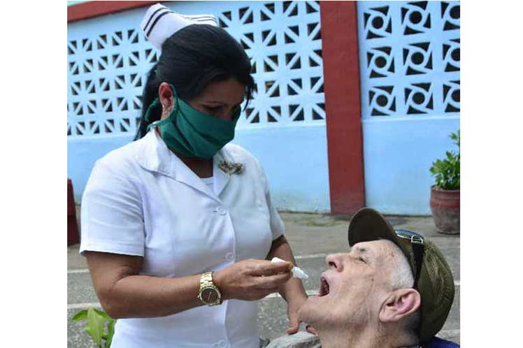 Inició tratamiento con PrevengHo Vir en la población cabaiguanense residente en zonas de cuarentena