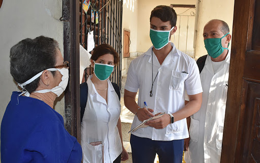 Participan estudiantes de Ciencias Médicas en las pesquisas en Cabaiguán a propósito del enfrentamiento a la COVID-19