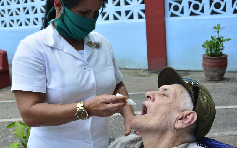 Ante la COVID-19 en Sancti Spíritus: Cerca de 1 000 ancianos recibieron la primera dosis del Prevengho-Vir