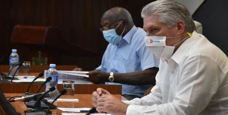 Mantendrá Cuba medidas aplicadas contra la pandemia, a pesar de tendencia a disminución de casos confirmados