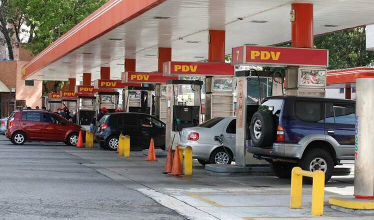 Venezuela adopta medidas contra desvío de combustible subsidiado