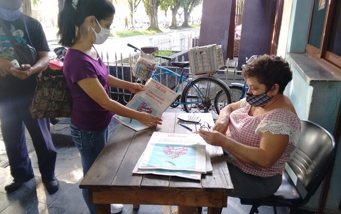 Comercializan en Cabaiguán tabloide que contiene las medidas para el progreso económico-social del país