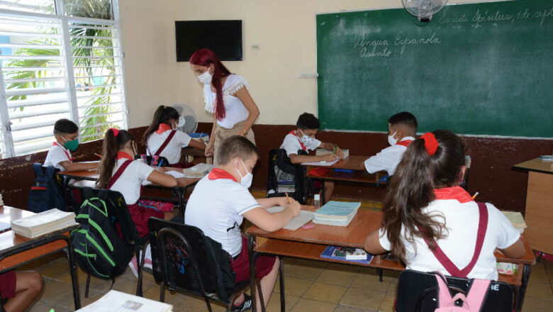 Reconoce Consejo de Defensa Provincial labor de los educadores para el reinicio del curso escolar