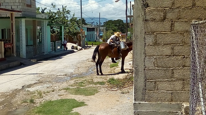 El lechero se va