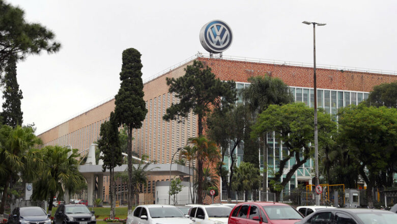 Se disculpa Volkswagen por haber colaborado con la tiranía militar brasileña