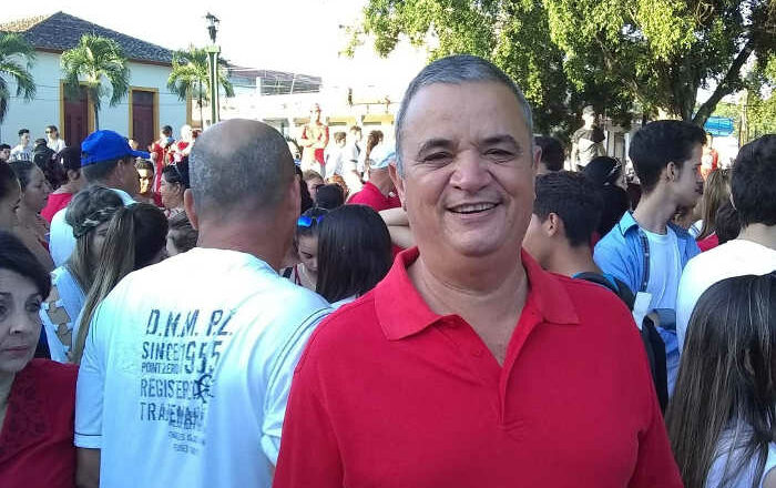 Confieren Premio Literario Luis Rogelio Nogueras a escritor cabaiguanense