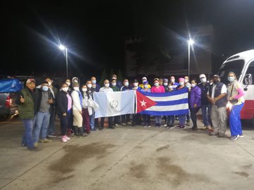 Se traslada a El Quiché guatemalteco brigada cubana para atender a damnificados por Eta e Iona