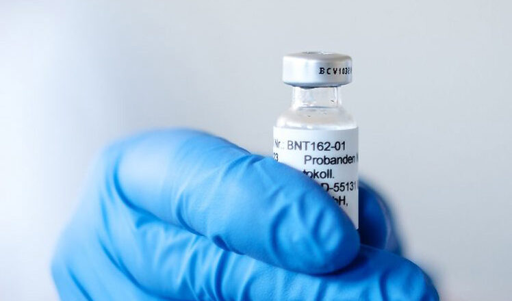 Afirma China que, junto a EEUU y Alemania, ha desarrollado una vacuna muy efectiva para proteger contra la covid