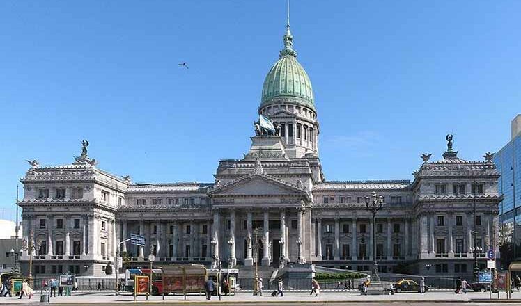Argentinas buscan llevar tema del aborto al Congreso