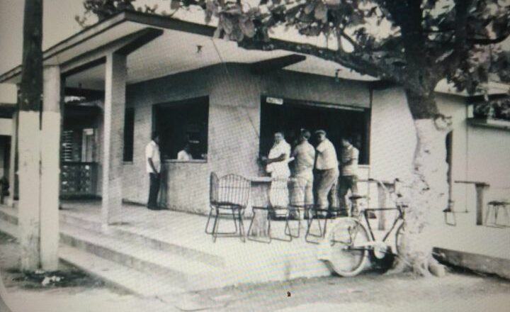 El Bar de la Refinería