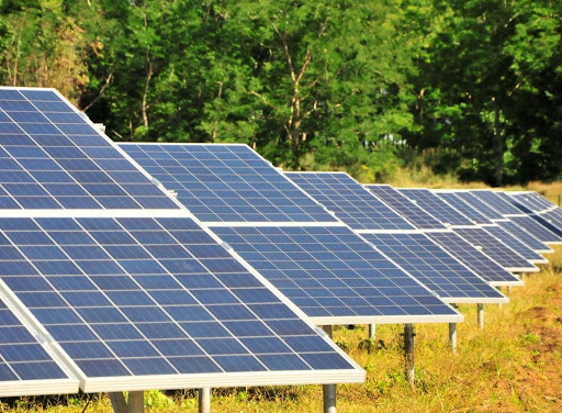 Eléctricos cabaiguanenses celebran su día con mayor eficiencia del parque fotovoltaico del territorio