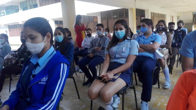 Debatieron jóvenes cabaiguanenses resultados de la FEEM en 2020