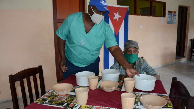 Sistema de Atención a la Familia en Sancti Spíritus: los ancianos sacan sus cuentas