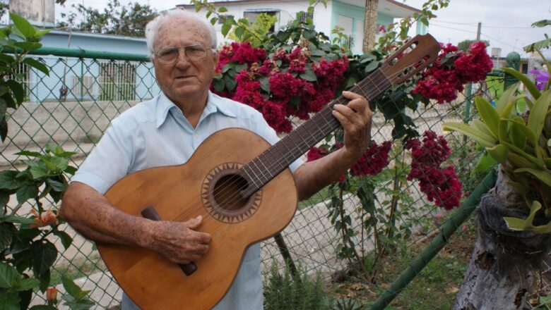 Cabaiguán recuerda a Arturo Alonso en el 99 aniversario de su natalicio