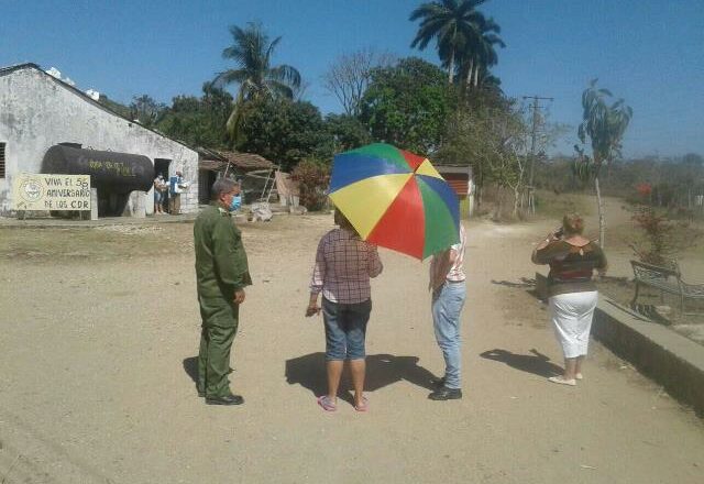Intercambian autoridades gubernamentales locales con pobladores del Consejo Popular de Santa Lucía