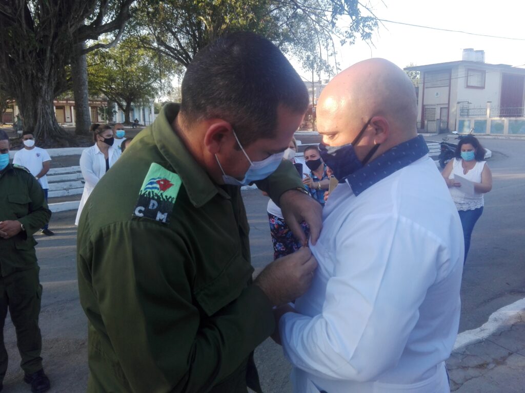 Michel Aquino en acto de Salud