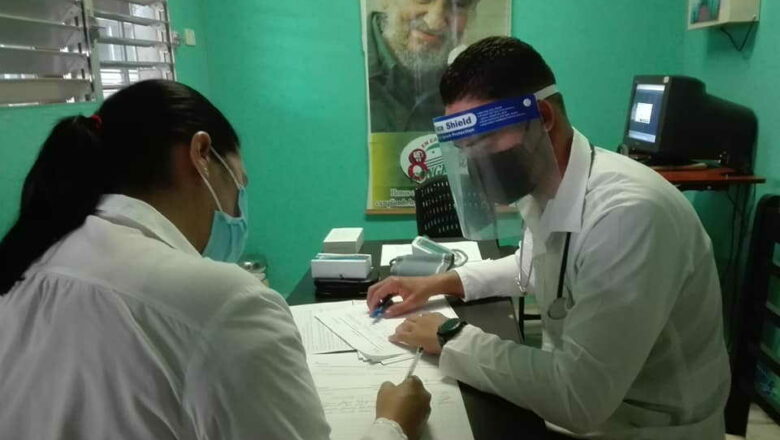 Sancti Spíritus: Inició vacunación anti COVID-19 al personal de la Salud con candidato vacunal Abdala (+fotos)