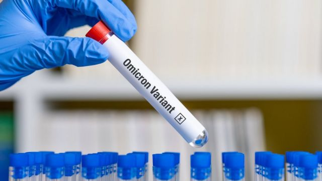 OMS calificó de alto riesgo la nueva variante Ómicron del coronavirus