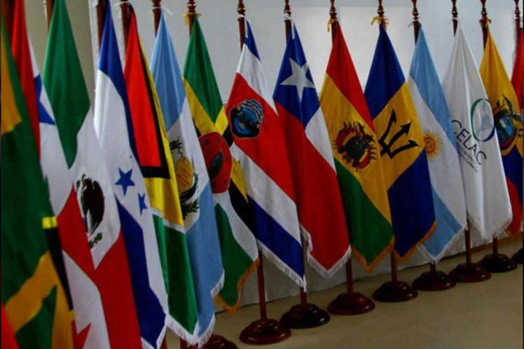 Banderas Celac