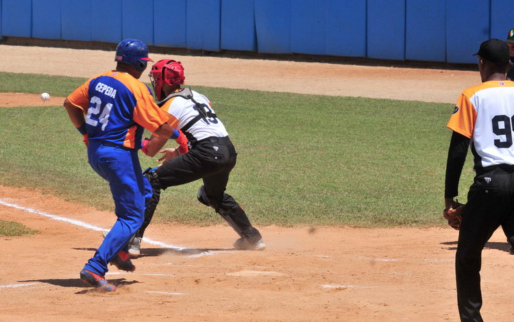 Beisbol 22 03 29 cepeda anota cvm