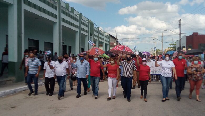 Ratifican pobladores de Guayos su compromiso con la Revolución durante los festejos por el Primero de Mayo (+fotos)