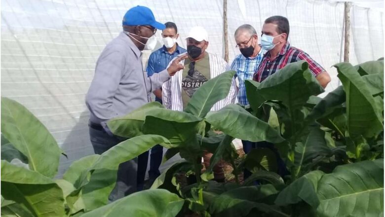 Intercambió vicepresidente cubano Salvador Valdés Mesa con campesinos cabiguanenses (+ Fotos)