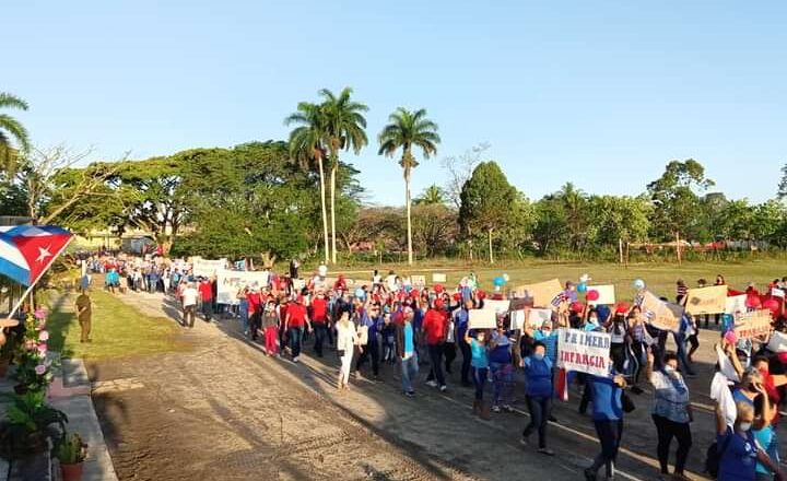 Más de 22 mil cabaiguanenses colmaron la plaza este Primero de Mayo (+Fotos)