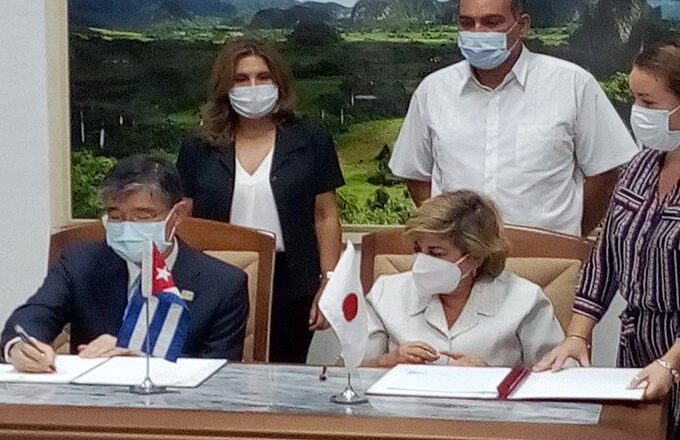 Envía Japón nuevo lote de equipos médicos a Cuba