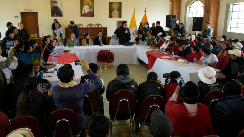 Gobierno de Ecuador acepta regresar a la mesa de diálogo con el movimiento indígena