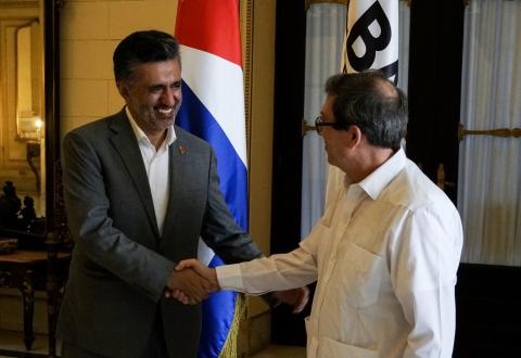 Recibió canciller cubano al secretario ejecutivo del ALBA-TCP