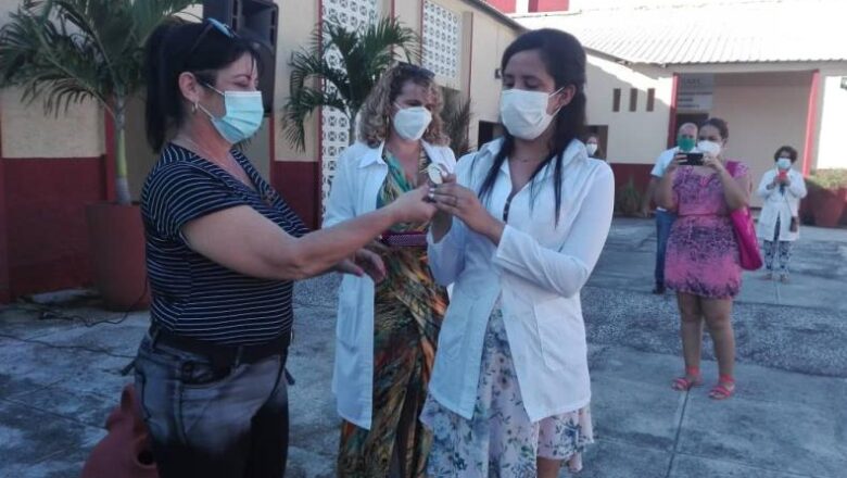 Resaltan desempeño de farmacéuticos espirituanos durante enfrentamiento a la covid