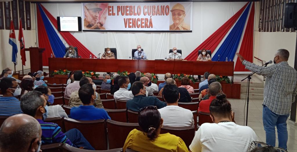 diaz canel compartio con profesores y estudiantes de la uniss 2 foto juan carlos castellon 1