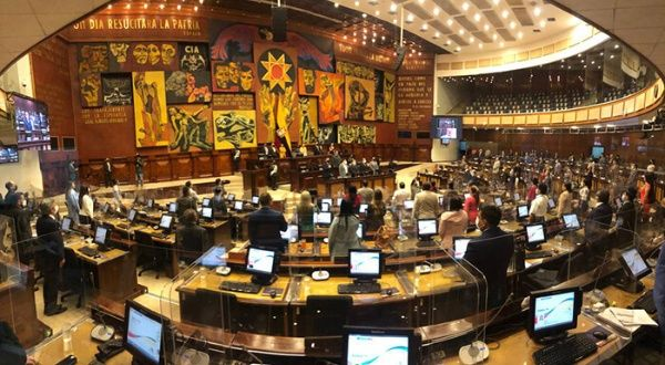 Parlamento de Ecuador evaluará pedido de destitución del presidente Lasso