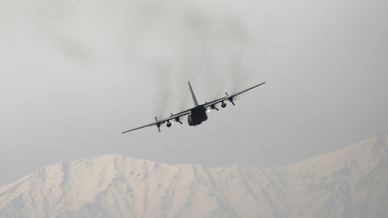 Uzbekistán derriba avión militar afgano por violación de su espacio aéreo en medio del éxodo de funcionarios del país