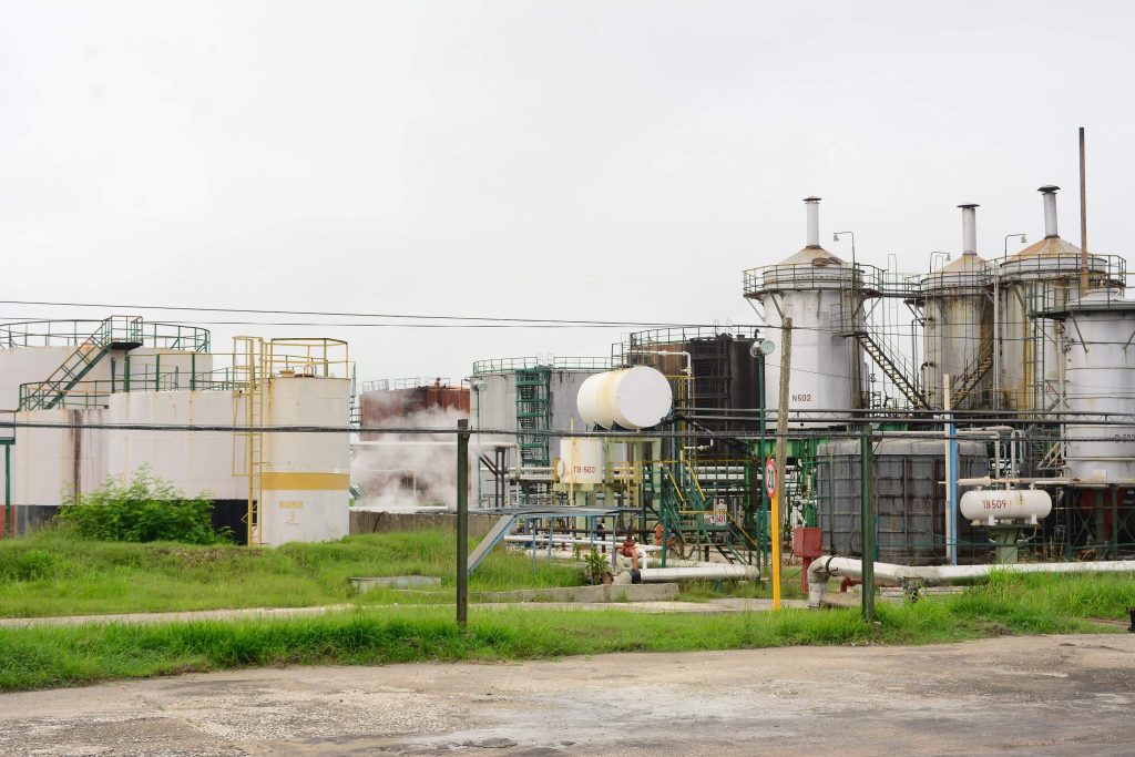 refineria 2