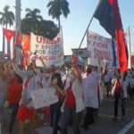 salud encabeza el desfile en sancti spiritus 915x525 1