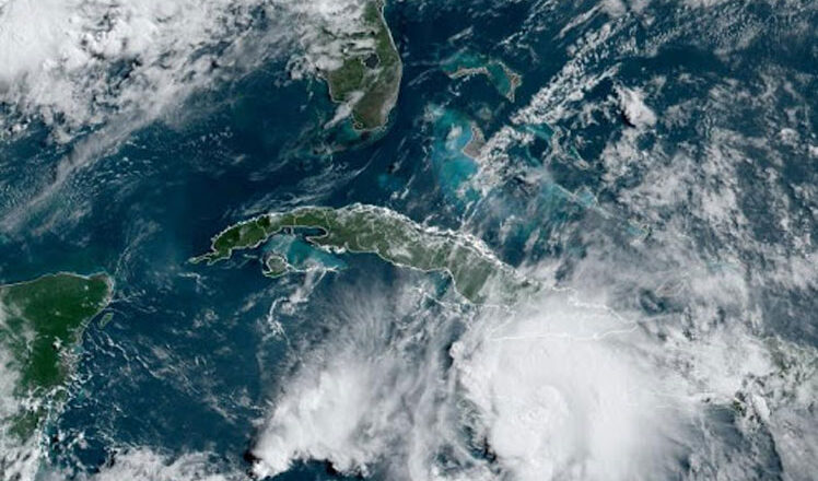 Elsa con fuertes rachas de viento en oriente de Cuba