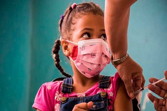 Comienza vacunación antigripal de niños cubanos
