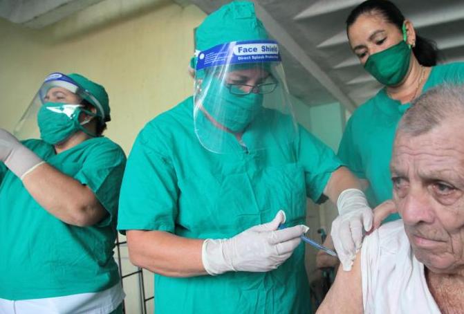 vacunacion a ancianos en sancti spiritus 3 foto oas 1