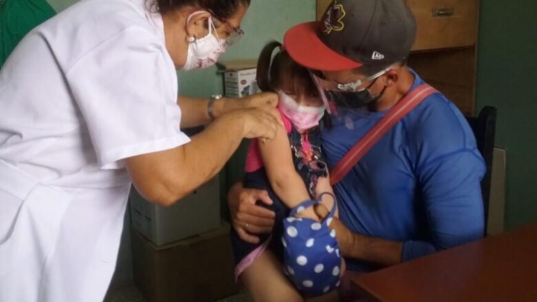 Sancti Spíritus: Avanza vacunación a convalecientes en edad pediátrica
