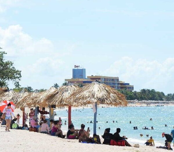Verano y playa a lo cubano en predios espirituanos